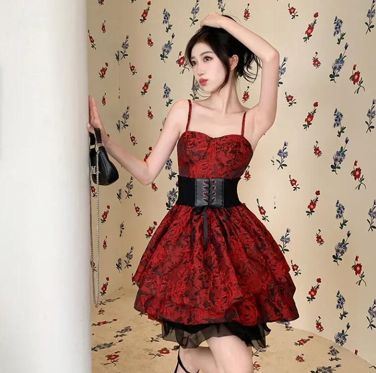 Printed square collar belted waist with breast cushion skirt dress 2025 summer new fashion elegant women's wear
Printed square collar belted waist with breast cushion skirt dress 2025 summer new fashion elegant women's wear