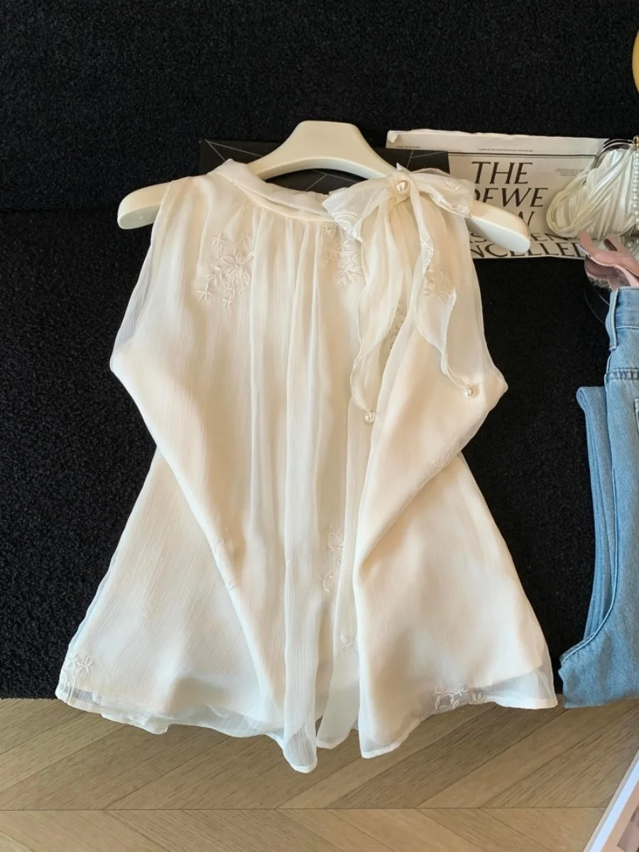 Summer New Style Unique Knot Tied Vest Top Women's Sleeveless Neck Hanging Chiffon Shirt Sweet Style Floral Pattern
Summer New Style Unique Knot Tied Vest Top Women's Sleeveless Neck Hanging Chiffon Shirt Sweet Style Floral Pattern