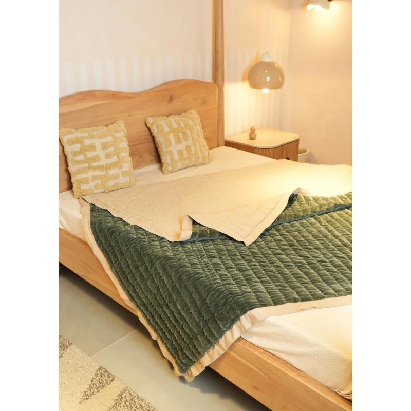 Cotton Velvet Stonewashed Hand Quilted Bedspread with Flanges-88X92
Cotton Velvet Stonewashed Hand Quilted Bedspread with Flanges-88X92