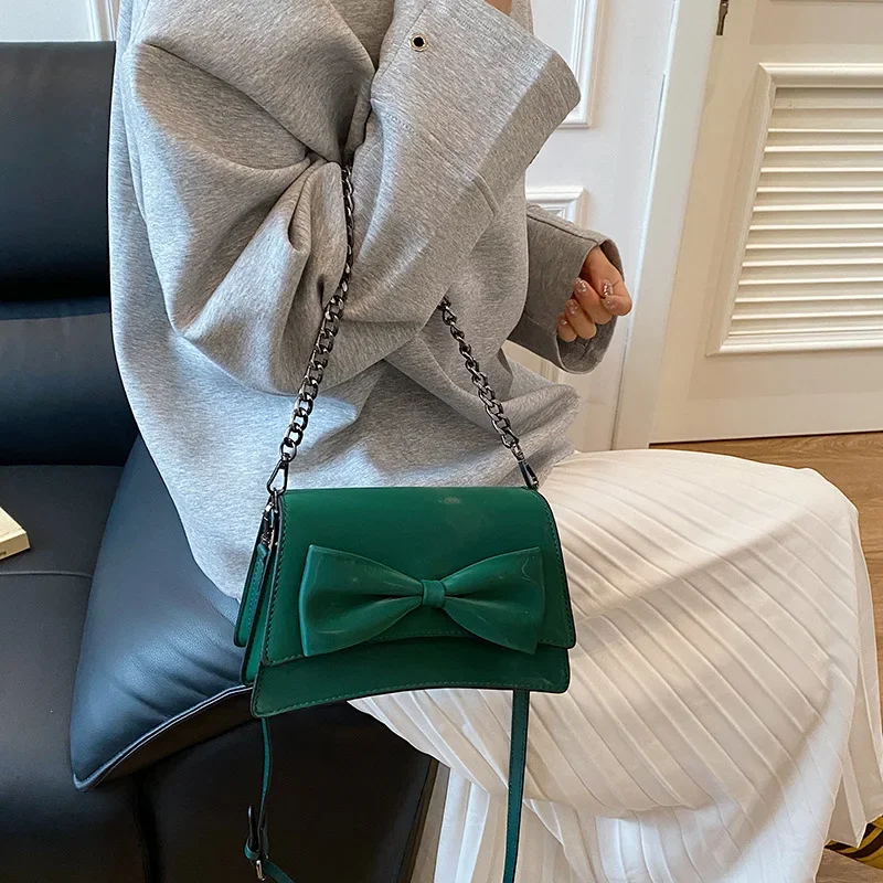 Fashion Women's Bow Chain Crossbody Bag Small Square Shoulder Bag Stylish Accessory for Ladies
Fashion Women's Bow Chain Crossbody Bag Small Square Shoulder Bag Stylish Accessory for Ladies