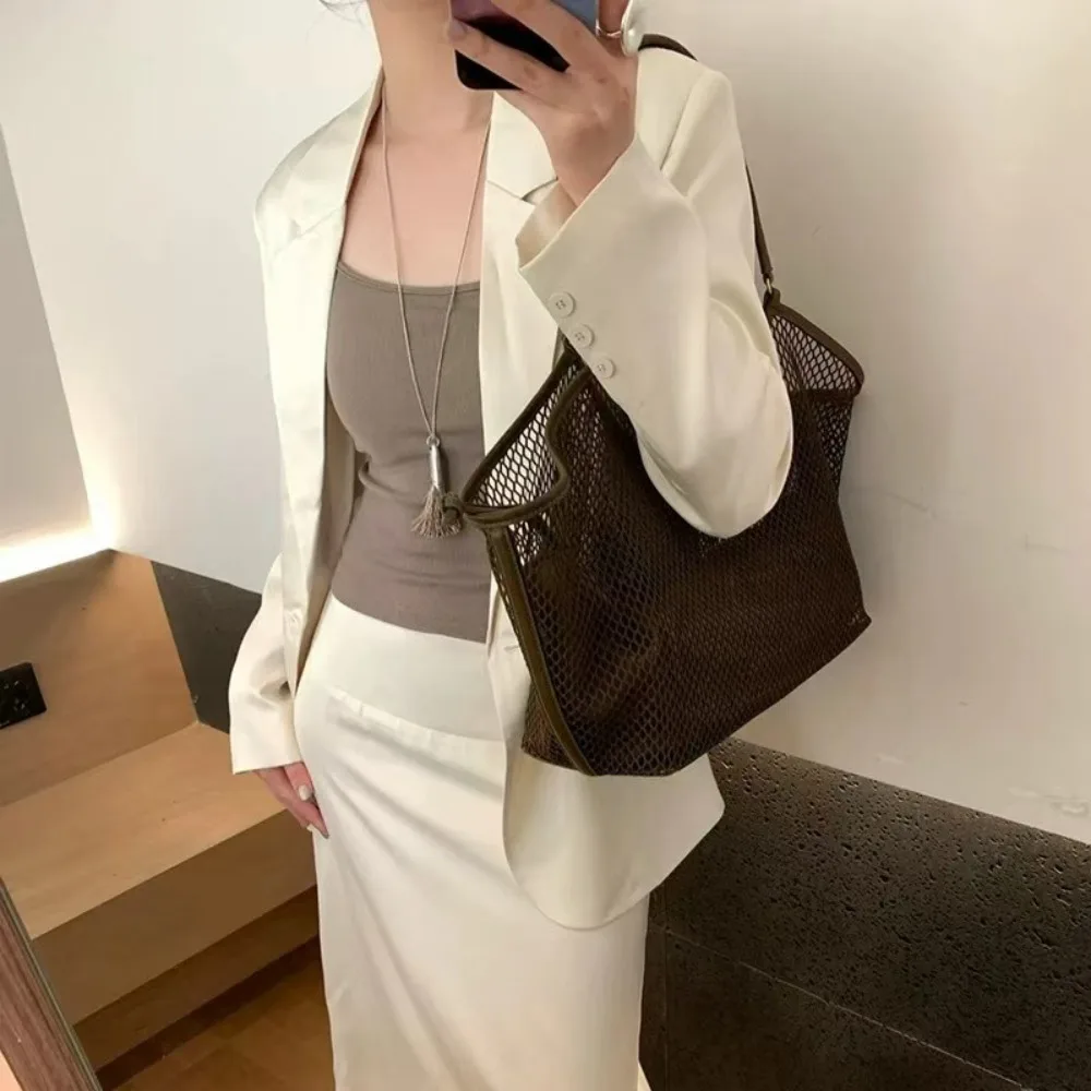 Versatile Casual Hollow Mesh Wing Tote Bag Woven Soft Large Capacity Net Handbag Underarm Bag Summer Beach Shoulder Bag Daily
Versatile Casual Hollow Mesh Wing Tote Bag Woven Soft Large Capacity Net Handbag Underarm Bag Summer Beach Shoulder Bag Daily