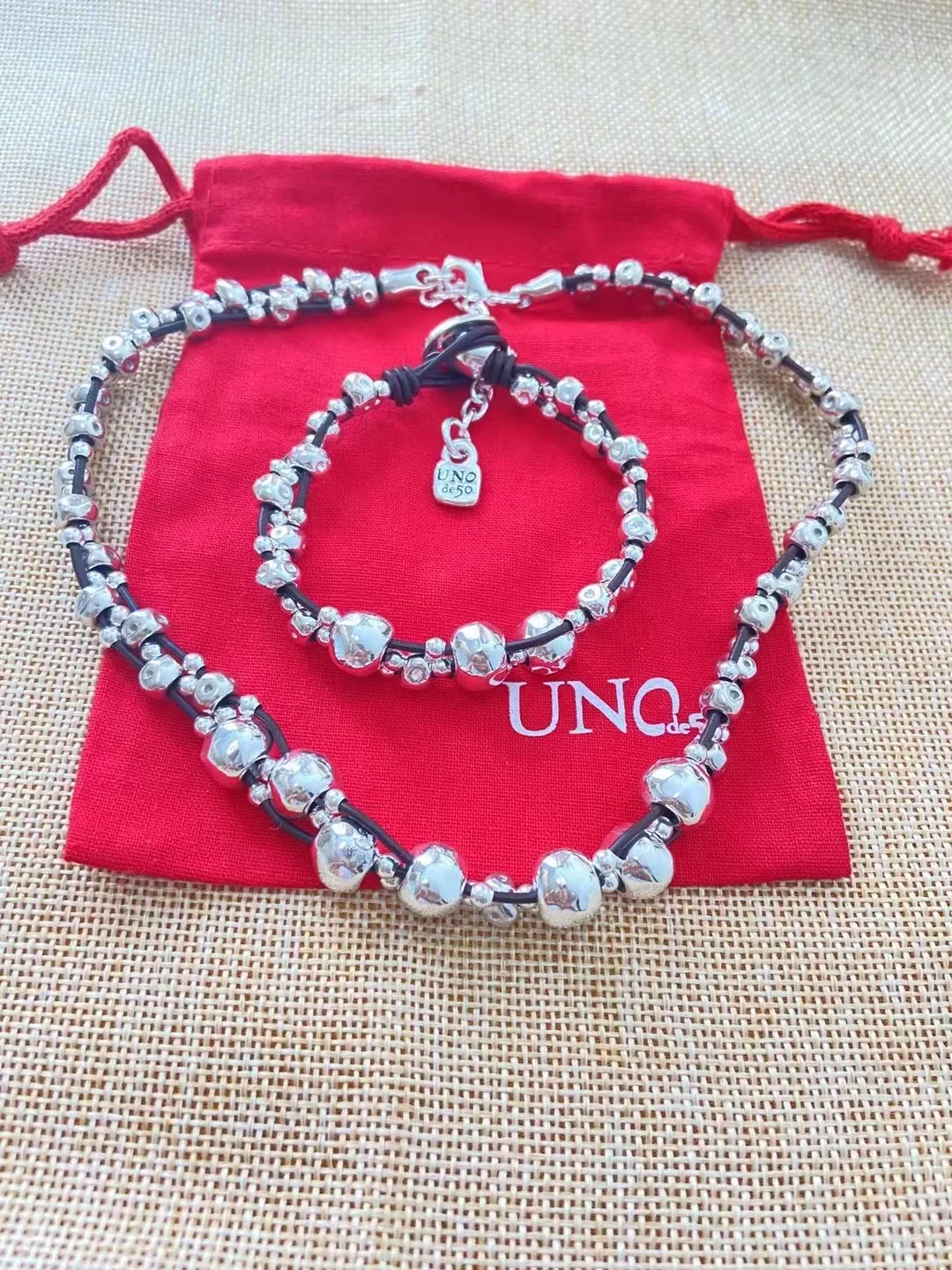 2022 New Stainless steel alloy Silver Color Bead Necklace Can Be Given As A Gift To Women with Free Wholesale Shipping
2022 New Stainless steel alloy Silver Color Bead Necklace Can Be Given As A Gift To Women with Free Wholesale Shipping
