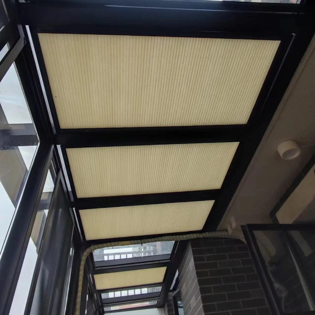 Honeycomb Skylight Blinds Motorized Honeycomb Blinds Fabric Outdoor Electric Blackout Honeycomb Blinds For Home Decor
Honeycomb Skylight Blinds Motorized Honeycomb Blinds Fabric Outdoor Electric Blackout Honeycomb Blinds For Home Decor