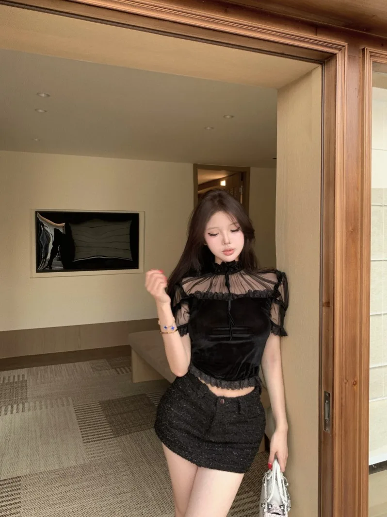 Kumikumi Lace Mesh Short Sleeve Shirt Women's Elegant Sexy Style Spring Fashion Slimming Top Quality Material Casual Wear
Kumikumi Lace Mesh Short Sleeve Shirt Women's Elegant Sexy Style Spring Fashion Slimming Top Quality Material Casual Wear