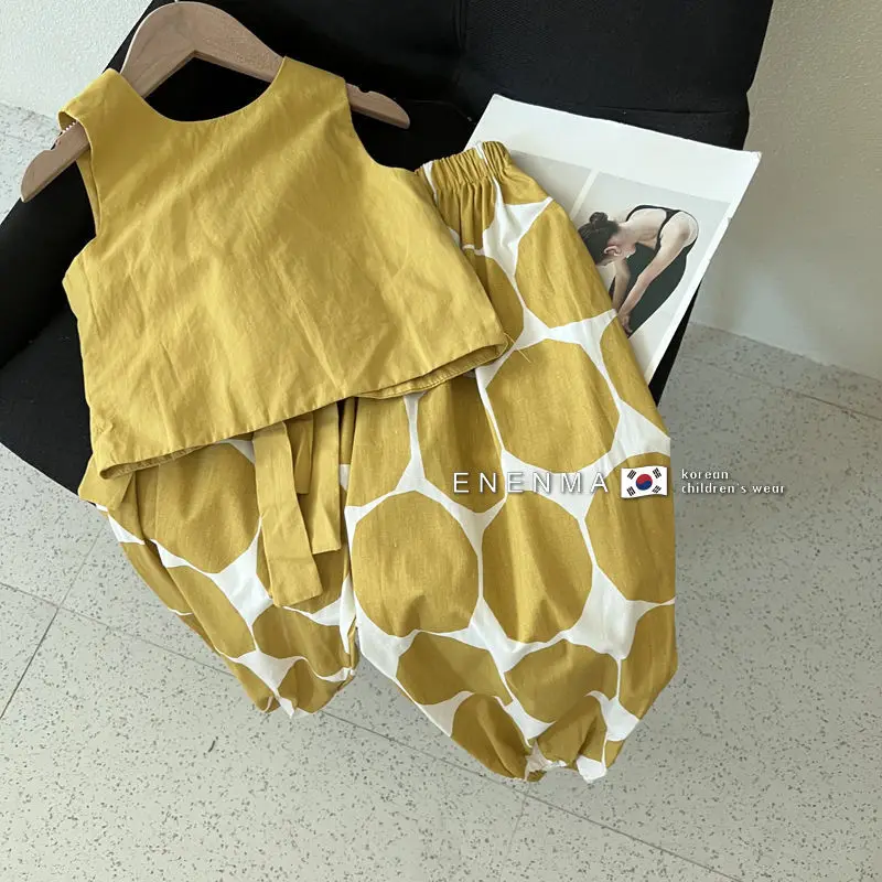 Korean Children's Suit Hat for Free2024Summer New Style Girls' Western Style Internet Celebrity Vest Bloomers Two-Piece Set Whit
Korean Children's Suit Hat for Free2024Summer New Style Girls' Western Style Internet Celebrity Vest Bloomers Two-Piece Set Whit