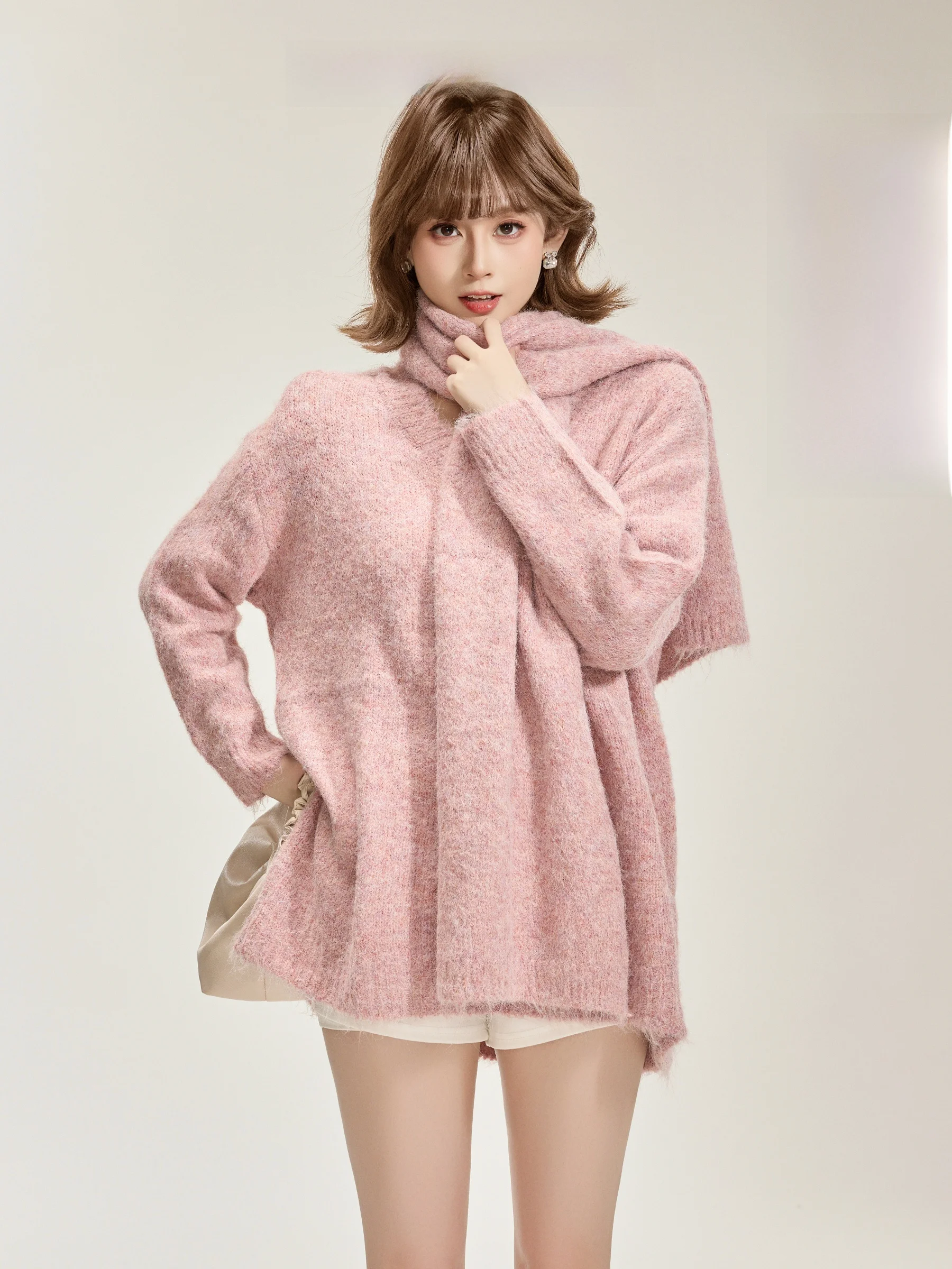 Свободный женский свитер с V-образным вырезом, розовый, вязаный, зимний, повседневный, комфортный, с шарфом, теплый, как весна, осень, зима
Свободный женский свитер с V-образным вырезом, розовый, вязаный, зимний, повседневный, комфортный, с шарфом, теплый, как весна, осень, зима