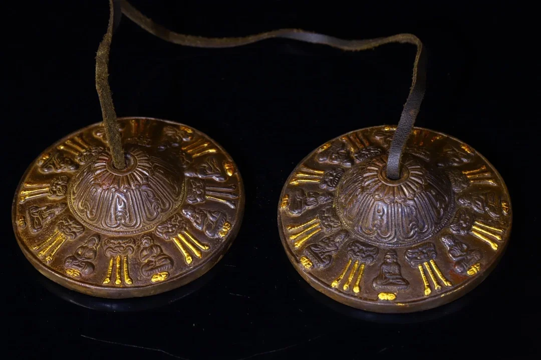 3"Tibetan Temple Collection Old Bronze Cinnabar Painted Eight Treasures Six Character Proverbs Old Ringing Bell Amulet Dharma
3"Tibetan Temple Collection Old Bronze Cinnabar Painted Eight Treasures Six Character Proverbs Old Ringing Bell Amulet Dharma