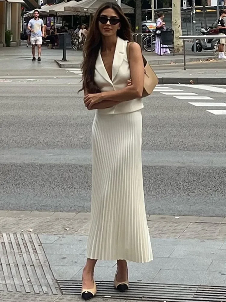 XIAOTANG Fashion Skirt Two Piece Sets Women Notched Collar Sleeveless Crop Tops And Midi Skirt Femme Elegant Pleated Skirt Sets
XIAOTANG Fashion Skirt Two Piece Sets Women Notched Collar Sleeveless Crop Tops And Midi Skirt Femme Elegant Pleated Skirt Sets