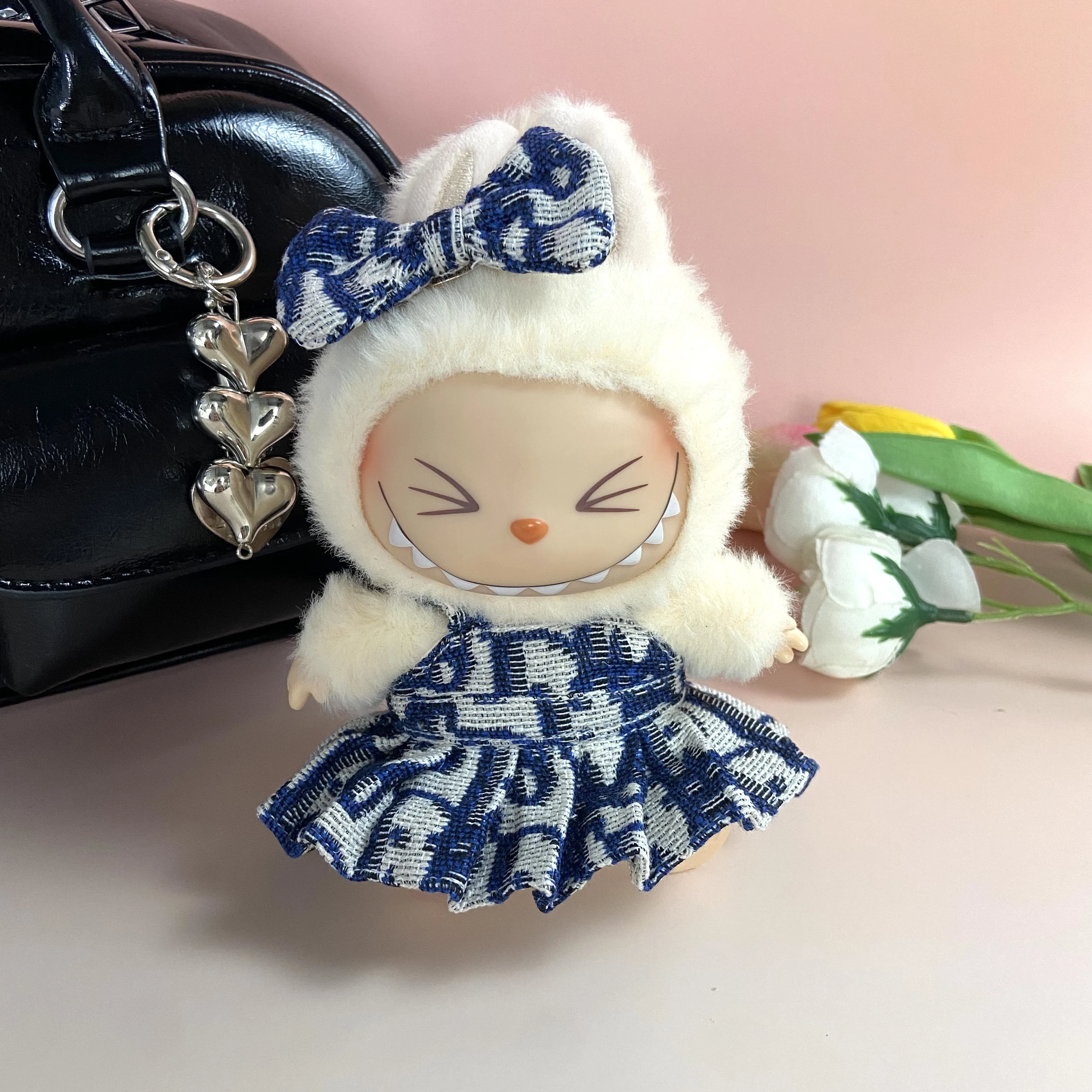 17cm Labubu Handmade Custom Clothing Paired With Elegant Dresses Printed Work Pants Scarves Fashion Shoes
17cm Labubu Handmade Custom Clothing Paired With Elegant Dresses Printed Work Pants Scarves Fashion Shoes