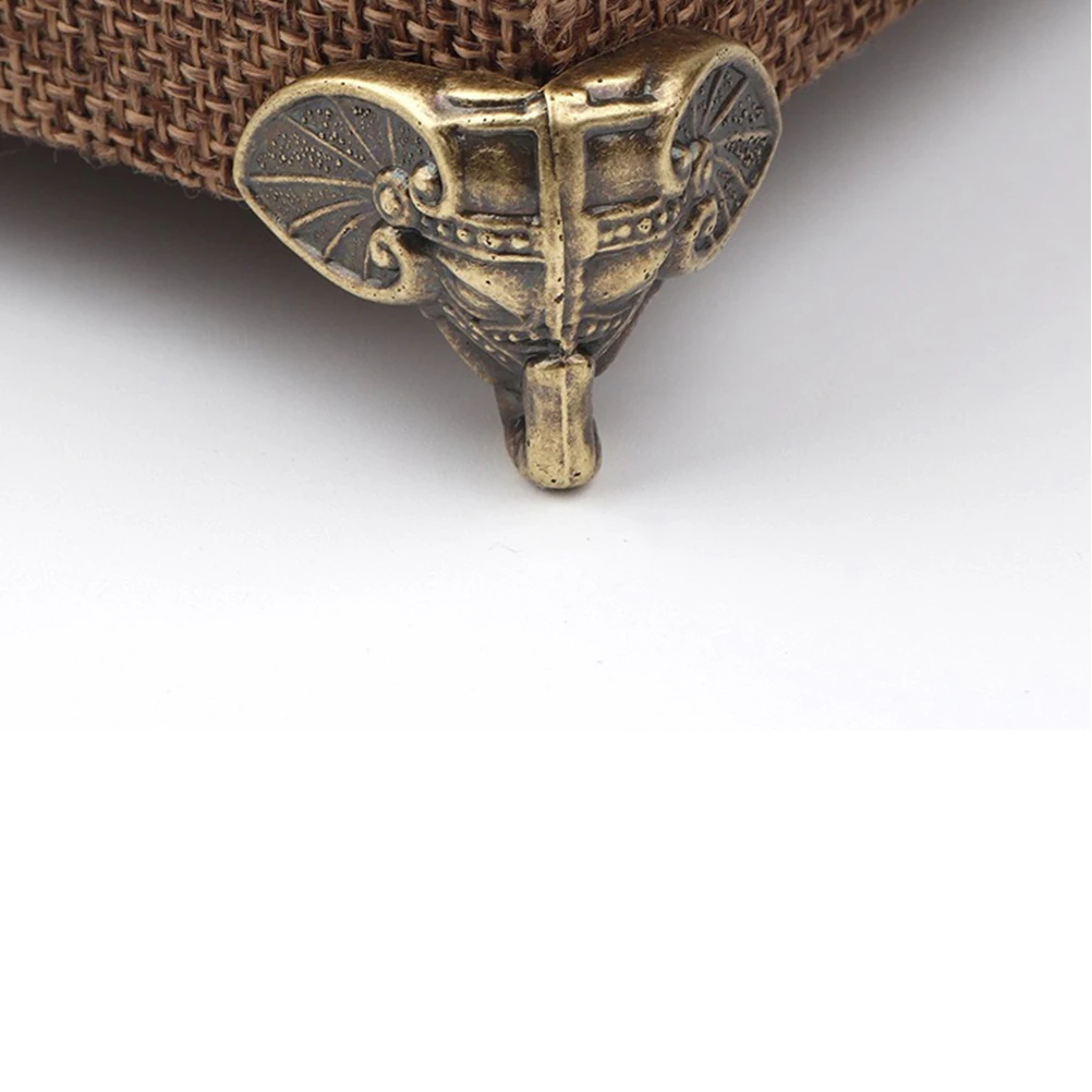 10pcs Elephant Nose Base Rugged Small Furniture Legs Jewelry Box Support Mat Alloy Decorative Feet Replacement Gift Box Fixing 
10pcs Elephant Nose Base Rugged Small Furniture Legs Jewelry Box Support Mat Alloy Decorative Feet Replacement Gift Box Fixing