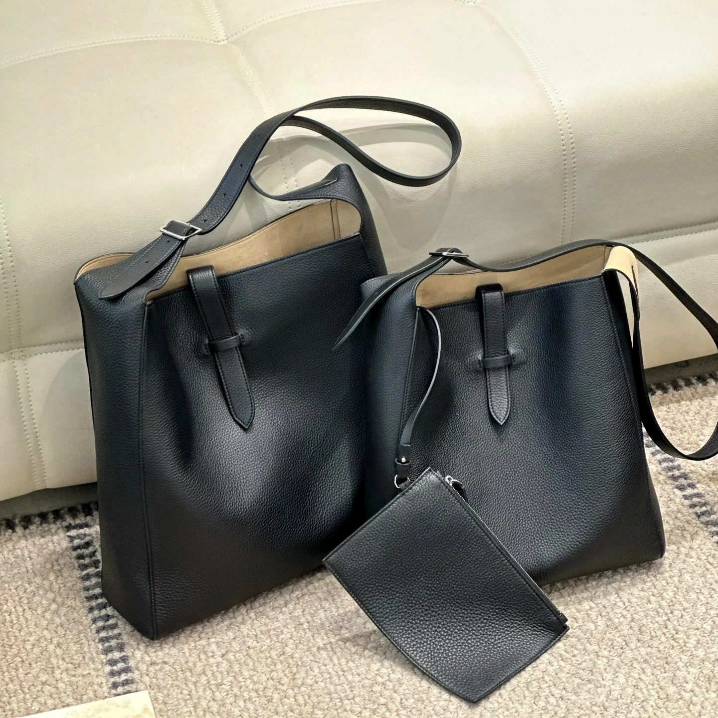 XHTY сумка-ведро из натуральной кожи, женская сумка подмышки, мягкая модная универсальная сумка из натуральной яловой кожи, новая простая сумка-бродяга
XHTY сумка-ведро из натуральной кожи, женская сумка подмышки, мягкая модная универсальная сумка из натуральной яловой кожи, новая простая сумка-бродяга