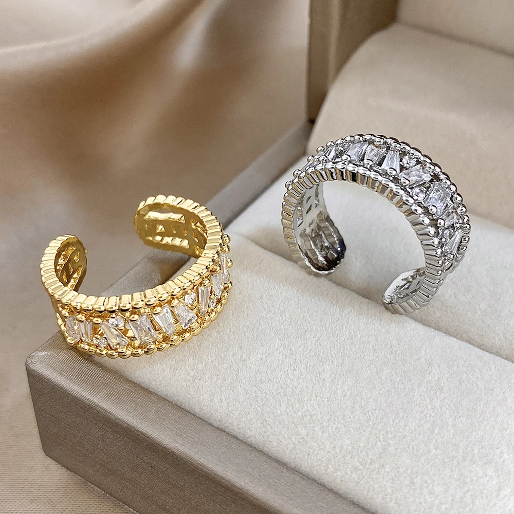 DODOHAO Vintage Geometric Splicing Zircon Inlaid Copper Ring for Women Gold Plated Adjustable Open Wide Ring Party Jewelry Gift
DODOHAO Vintage Geometric Splicing Zircon Inlaid Copper Ring for Women Gold Plated Adjustable Open Wide Ring Party Jewelry Gift