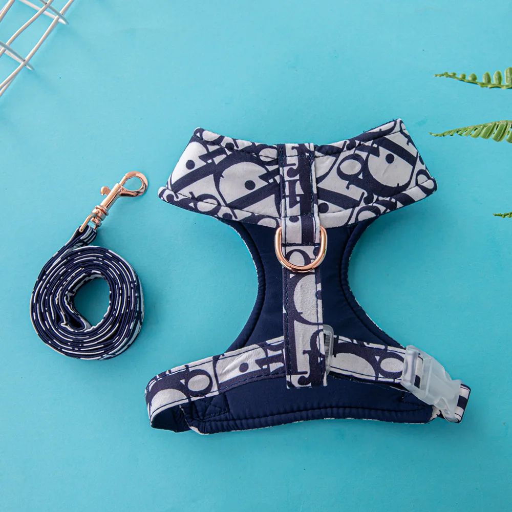 D brand explosions dog chest back suit small and medium-sized dog pet chest strap dog leash pet supplies.
D brand explosions dog chest back suit small and medium-sized dog pet chest strap dog leash pet supplies.