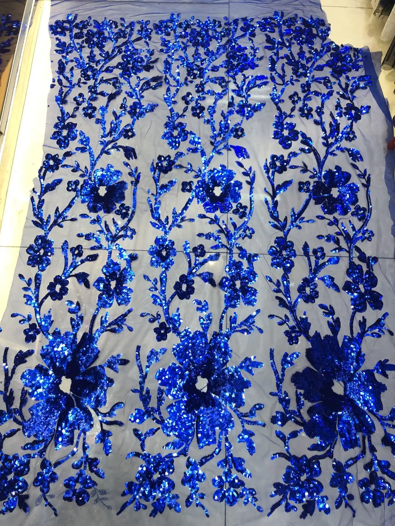 Sequins Lace Fabric With ZH-1306296 For Bridal Dress Luxury Evening Dress French Lace
Sequins Lace Fabric With ZH-1306296 For Bridal Dress Luxury Evening Dress French Lace