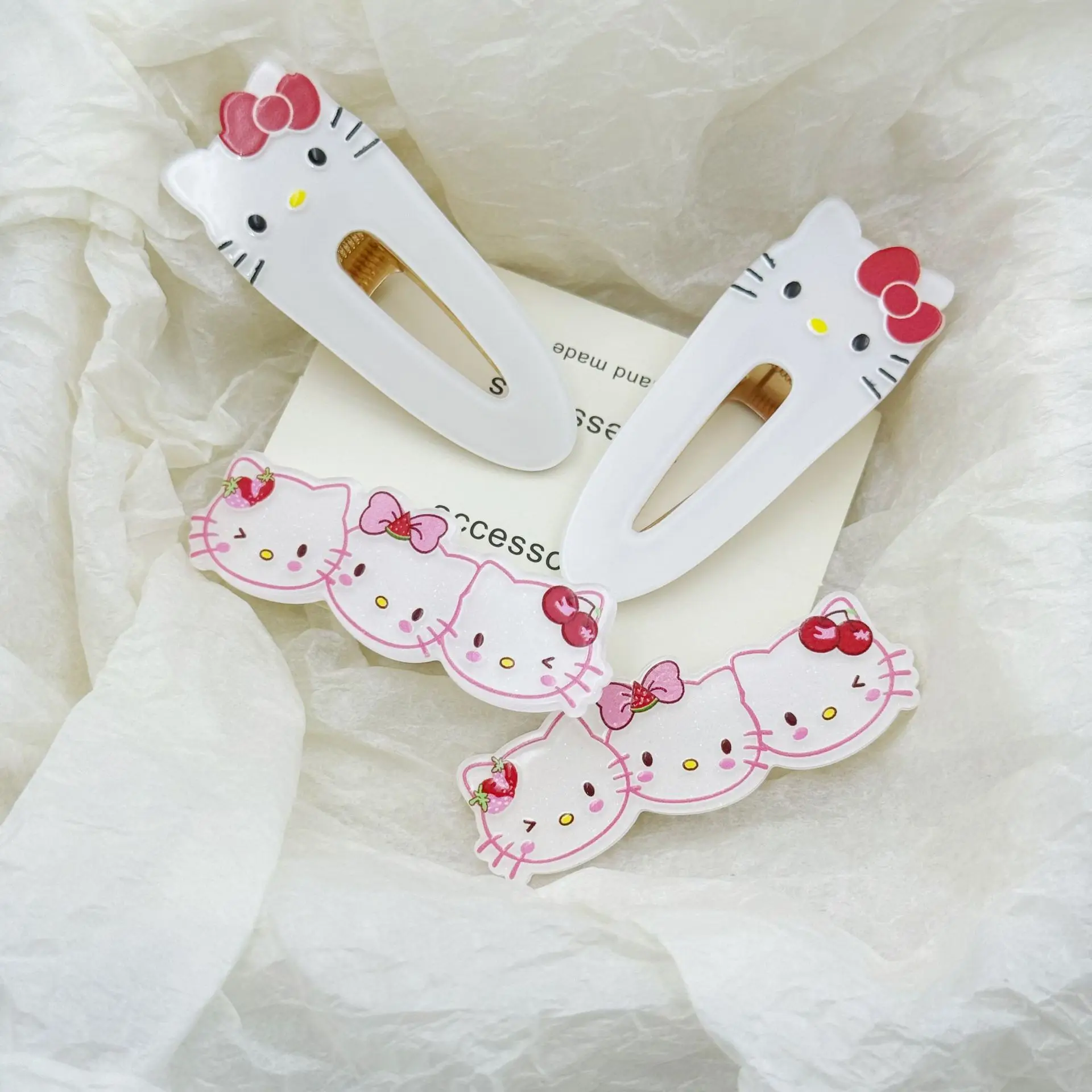 Японское аниме «Hello Kitty», мультфильм Kt, зажим в виде утконоса, милая милая зажим для челки в форме сердца для девочек, зажим для края, милый детский студенческий зажим
Японское аниме «Hello Kitty», мультфильм Kt, зажим в виде утконоса, милая милая зажим для челки в форме сердца для девочек, зажим для края, милый детский студенческий зажим