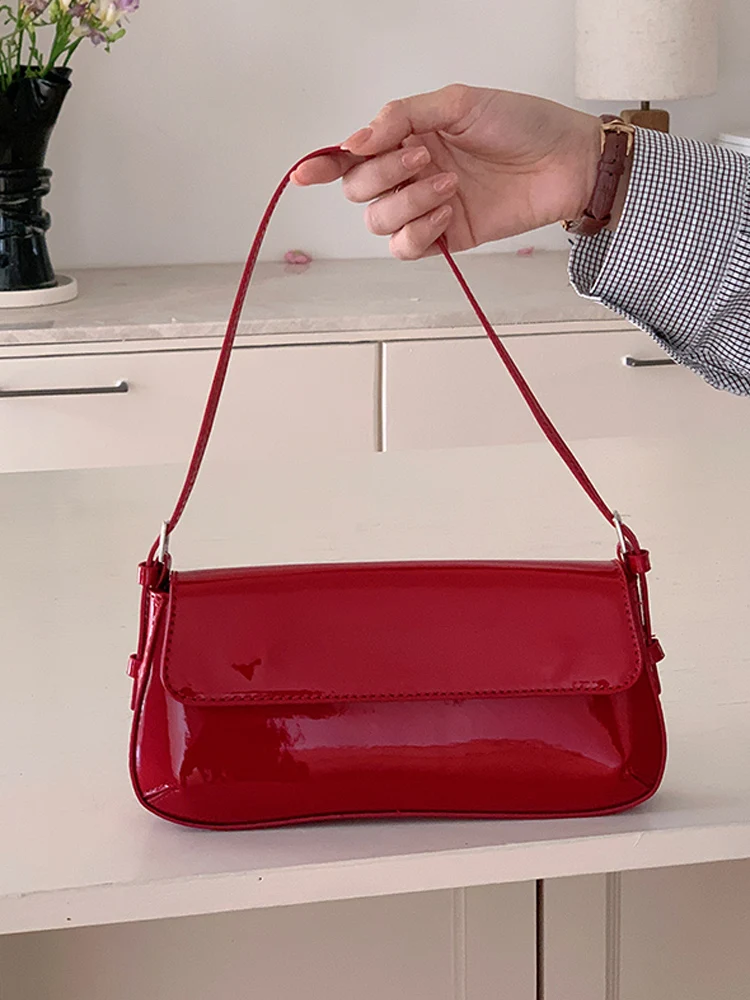 Red Patent Leather Shiny Underarm Bag Korean Ins Bridal Wedding One Shoulder Bag Women's Summer Versatile Simple Phone Bag
Red Patent Leather Shiny Underarm Bag Korean Ins Bridal Wedding One Shoulder Bag Women's Summer Versatile Simple Phone Bag