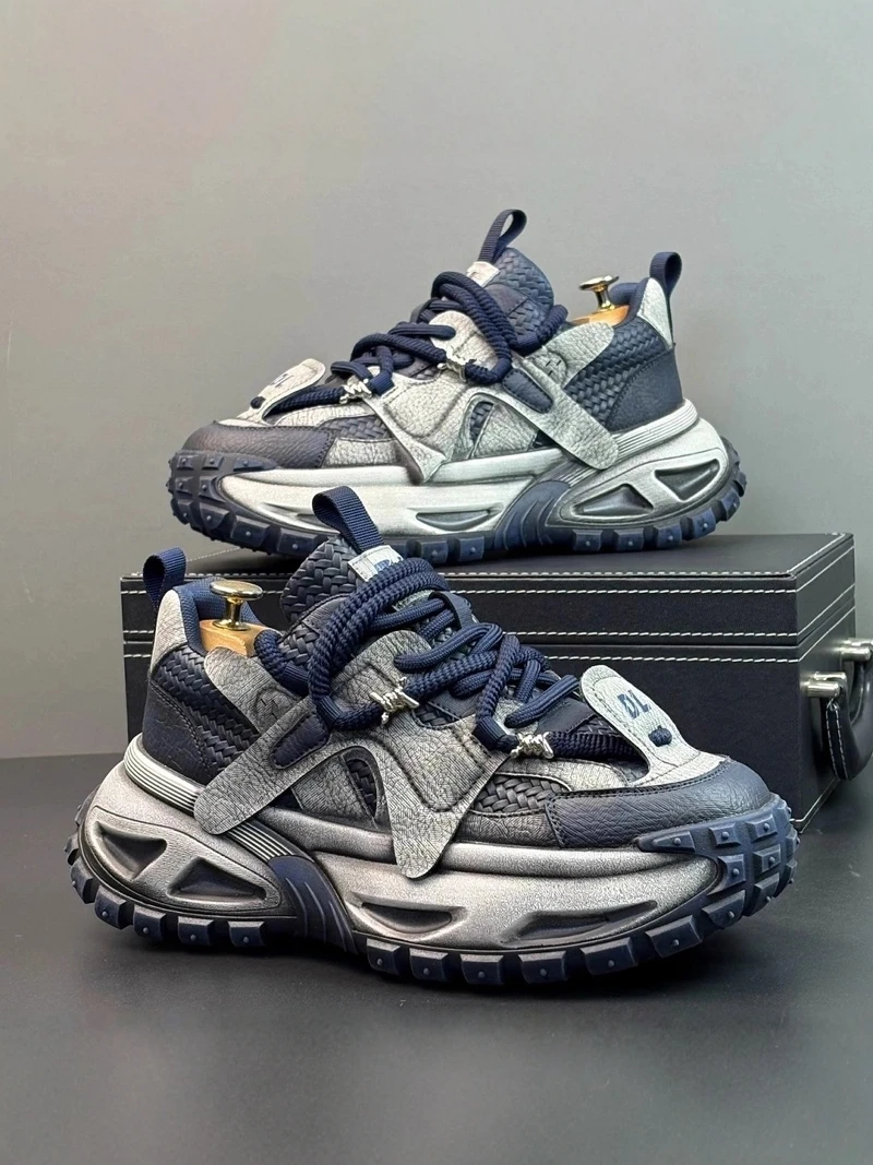 Casual Men's Shoes 2026 New Style Summer Trendy Versatile Heightening Tire Sole Anti-slip Daily Wear Leather Upgraded Sneakers
Casual Men's Shoes 2026 New Style Summer Trendy Versatile Heightening Tire Sole Anti-slip Daily Wear Leather Upgraded Sneakers