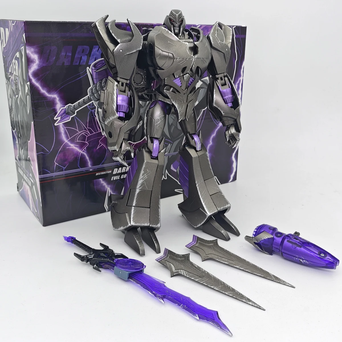 APC Toys Dark Master 20cm Evil God Transformation TFP Battle Damaged Version
APC Toys Dark Master 20cm Evil God Transformation TFP Battle Damaged Version