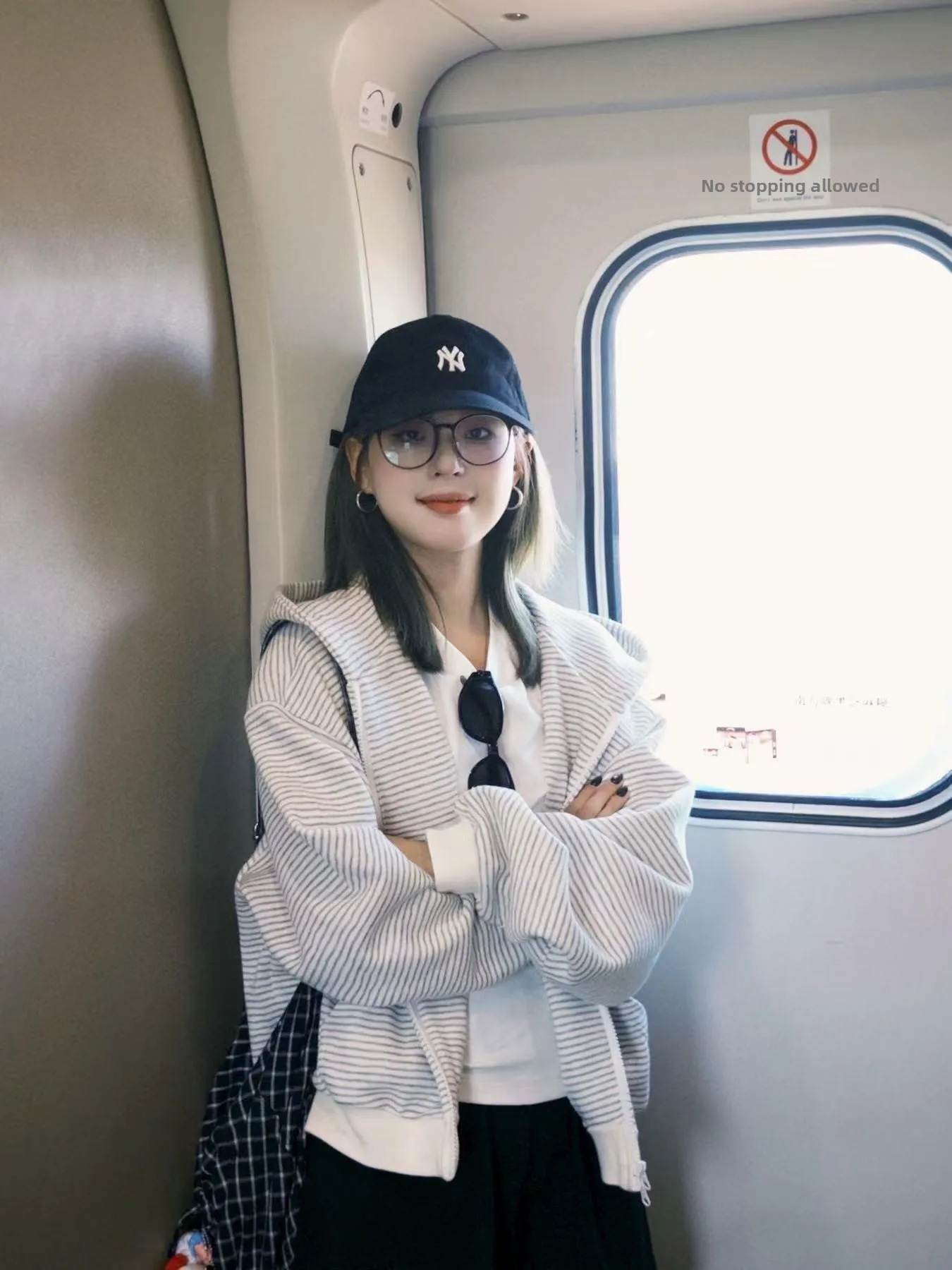 Laid-back Korean Style Striped Zipper Hoodie Jacket Women's New 2026 Autumn Winter Slimming Open Cardigan Top
Laid-back Korean Style Striped Zipper Hoodie Jacket Women's New 2026 Autumn Winter Slimming Open Cardigan Top