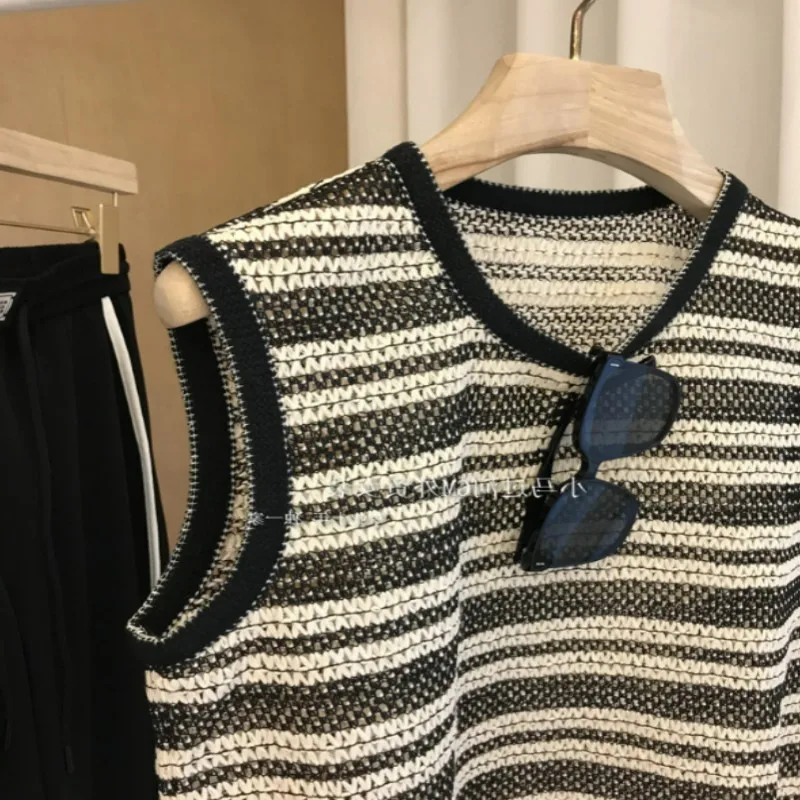 Women Striped Basic Sleeveless Vintage Loose Shirt Korean Fashion Clothing Sleeveless Top Summer Clothes
Women Striped Basic Sleeveless Vintage Loose Shirt Korean Fashion Clothing Sleeveless Top Summer Clothes