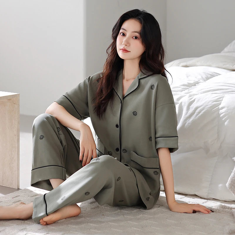 Big Size M-3XL Women Pajamas Summer 100% Cotton Turn-down Collar Pyjamas Short Sleeve Leisure Soft Female Sleepwear Suits
Big Size M-3XL Women Pajamas Summer 100% Cotton Turn-down Collar Pyjamas Short Sleeve Leisure Soft Female Sleepwear Suits