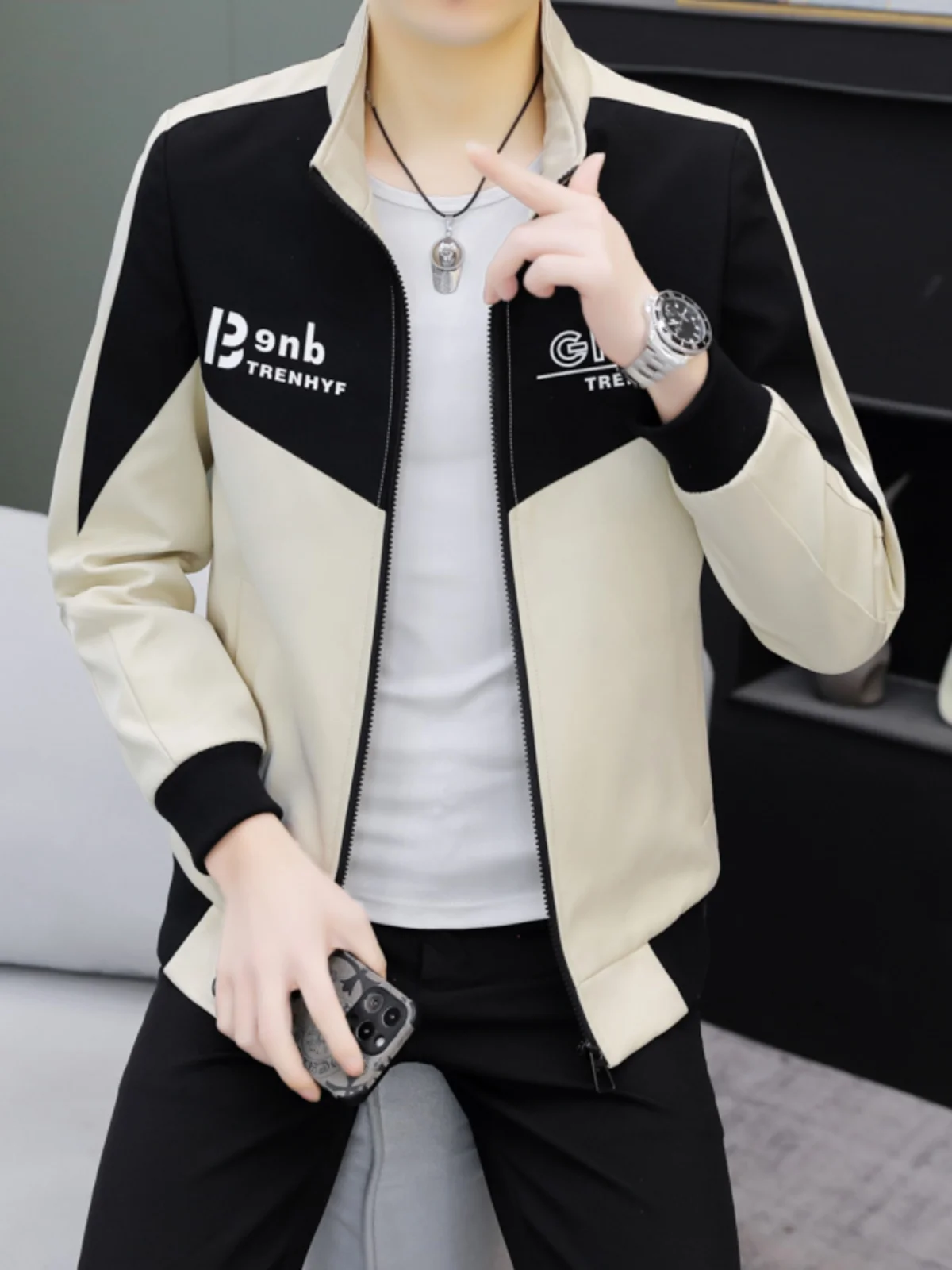 Spring Autumn Men's Jacket 2026 New Korean Version Splicing Trendy Youth Stand Collar Luxury Handsome Top Clothes
Spring Autumn Men's Jacket 2026 New Korean Version Splicing Trendy Youth Stand Collar Luxury Handsome Top Clothes