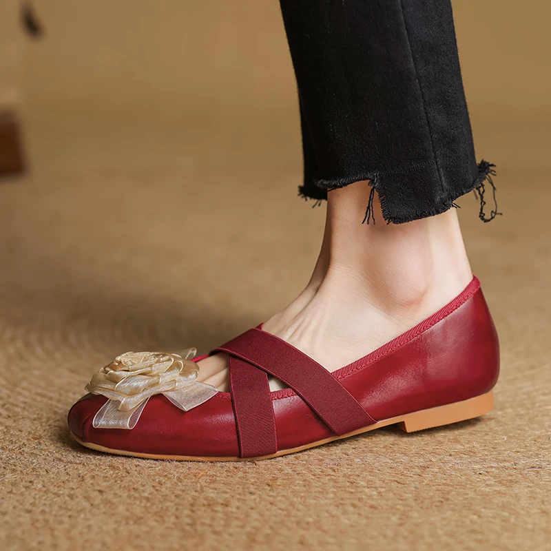 2025 New Spring Women Flats Round Toe Low Heel Flowers Shoes Women Shoes Concise Mary Janes Cow Leather Ladies Shoes
2025 New Spring Women Flats Round Toe Low Heel Flowers Shoes Women Shoes Concise Mary Janes Cow Leather Ladies Shoes