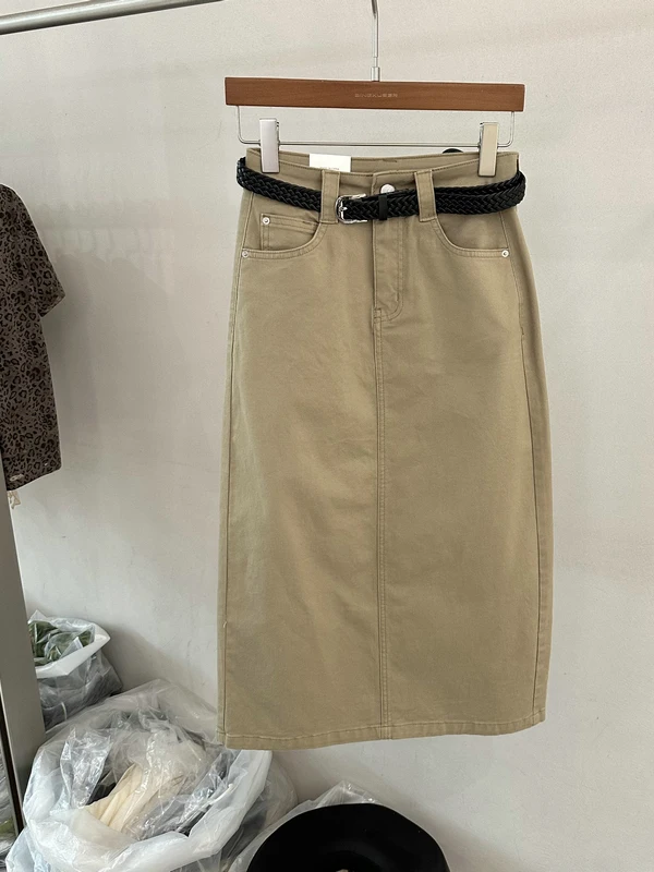 Korean Style Simple Kaki Color Half Skirt Summer 2026 Back Split Small Embroidery with Belt Half Skirt Women
Korean Style Simple Kaki Color Half Skirt Summer 2026 Back Split Small Embroidery with Belt Half Skirt Women