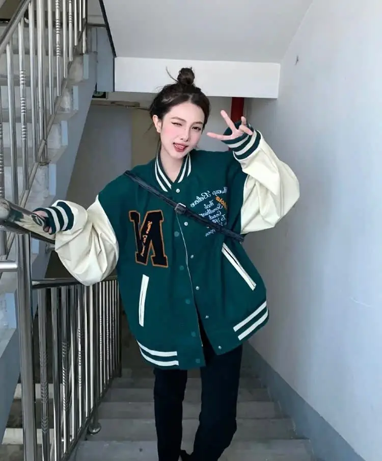 Бейсбольные куртки для подростков и женщин, осенние, ветрозащитные, однослойные, с карманами на молнии, унисекс, с отворотами, в стиле хип-хоп, спортивная одежда
Бейсбольные куртки для подростков и женщин, осенние, ветрозащитные, однослойные, с карманами на молнии, унисекс, с отворотами, в стиле хип-хоп, спортивная одежда