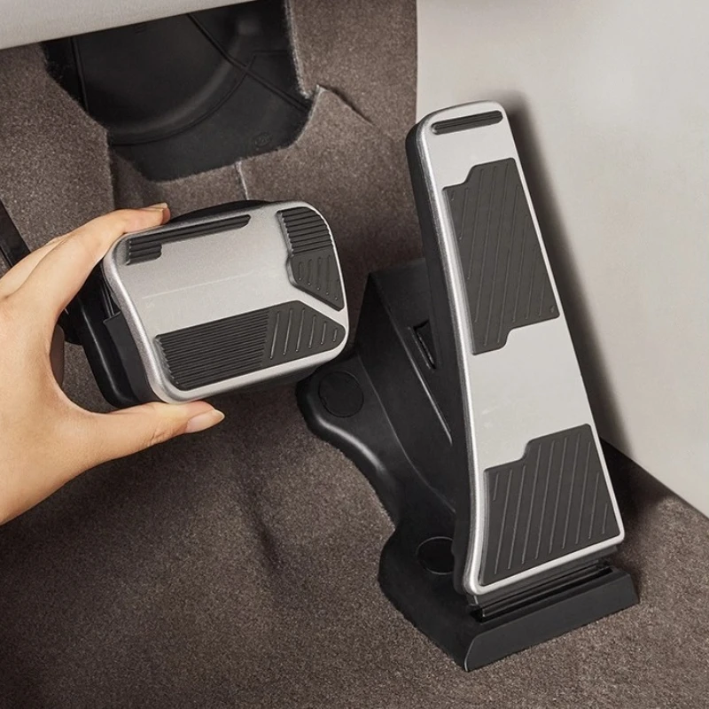 Для BYD M9 педаль акселератора и тормоза из алюминиевого сплава, внутренняя противоскользящая педаль, модификация, специальные аксессуары для украшения автомобиля
Для BYD M9 педаль акселератора и тормоза из алюминиевого сплава, внутренняя противоскользящая педаль, модификация, специальные аксессуары для украшения автомобиля