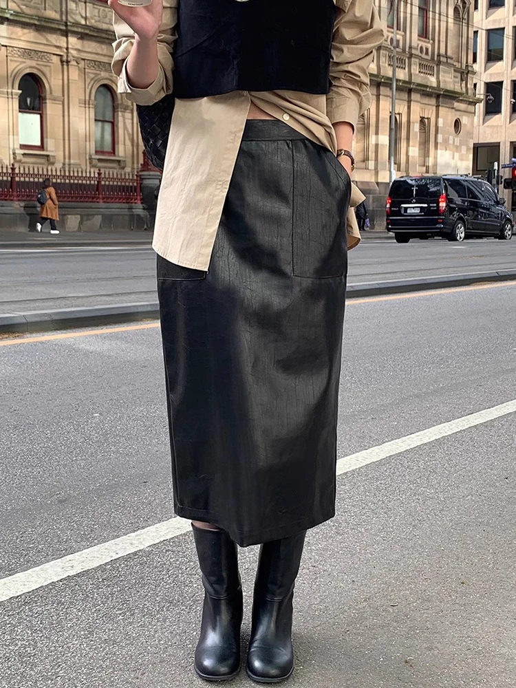 Женская длинная юбка из искусственной кожи с высокой талией, А-силуэт, с разрезом сзади, модная модель для весенне-осеннего сезона
Женская длинная юбка из искусственной кожи с высокой талией, А-силуэт, с разрезом сзади, модная модель для весенне-осеннего сезона