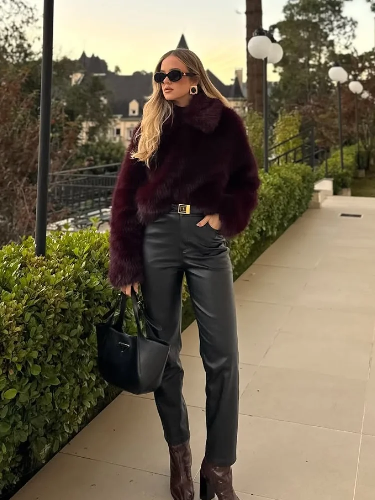 Fashion Women's Winter Luxury Short Faux Fur Jacket Thick Warm Zipper Lapel Long Sleeve Coat 2025 New Ladies High Street Outwear
Fashion Women's Winter Luxury Short Faux Fur Jacket Thick Warm Zipper Lapel Long Sleeve Coat 2025 New Ladies High Street Outwear