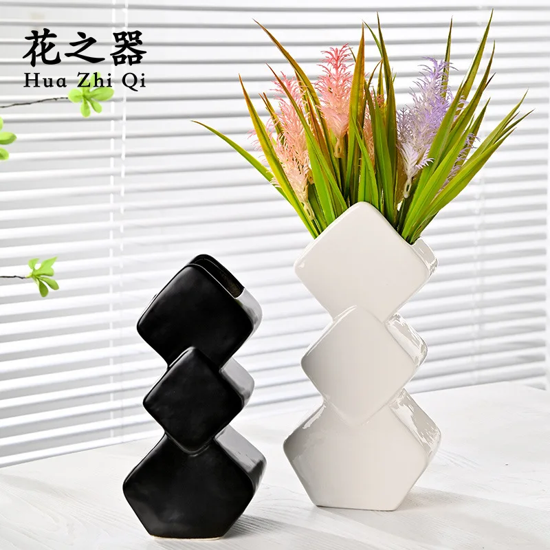 Creative Black Ceramic Vase Ins Light Luxury High-end Special-shaped Home Decoration Living Room Decoration Flower Ornaments
Creative Black Ceramic Vase Ins Light Luxury High-end Special-shaped Home Decoration Living Room Decoration Flower Ornaments
