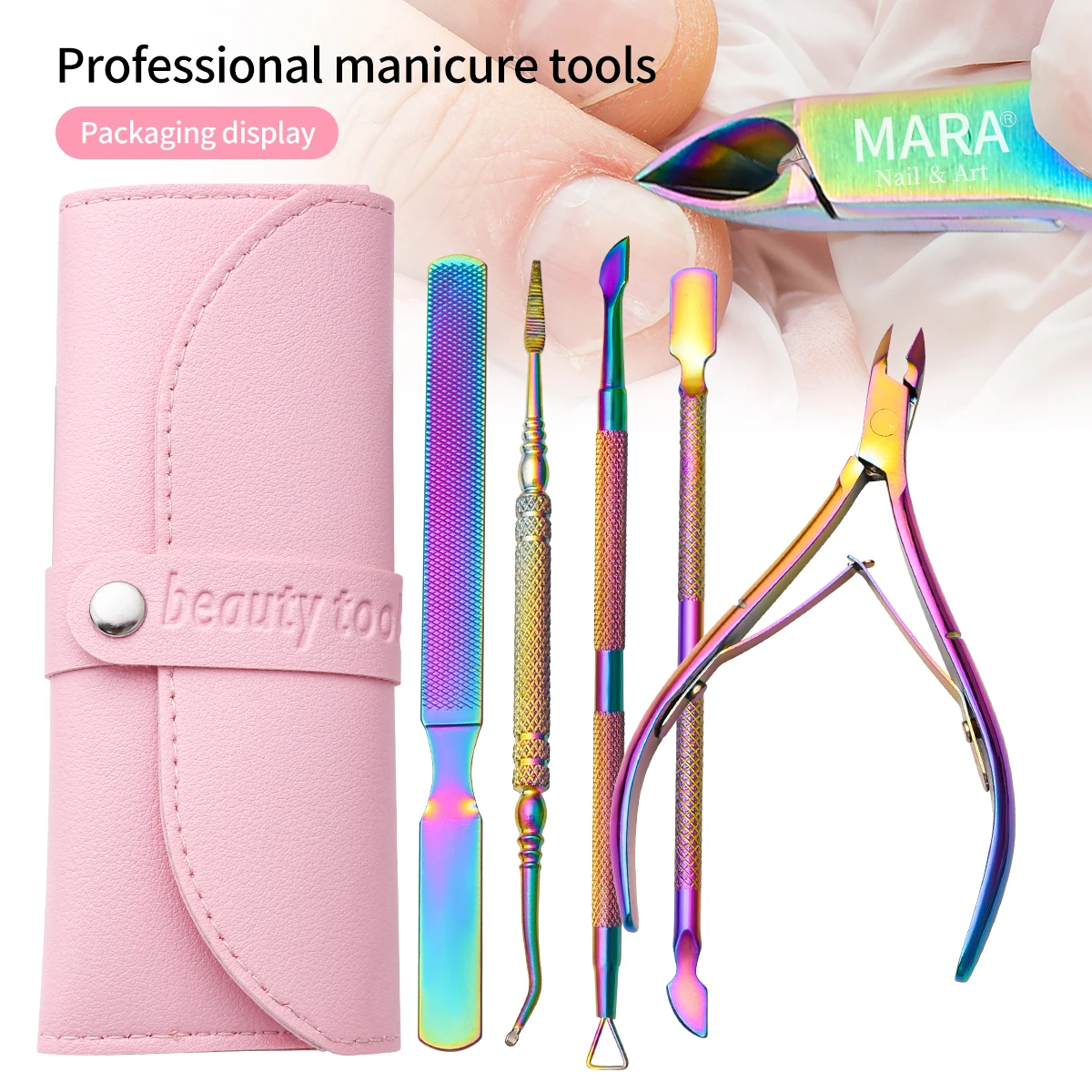 Набор розовых инструментов для ногтей. Триммер для кутикулы с подруливающим устройством для кутикулы, плоскогубцами для удаления кутикулы и треугольным толкателем для кутикулы. 
Набор розовых инструментов для ногтей. Триммер для кутикулы с подруливающим устройством для кутикулы, плоскогубцами для удаления кутикулы и треугольным толкателем для кутикулы.