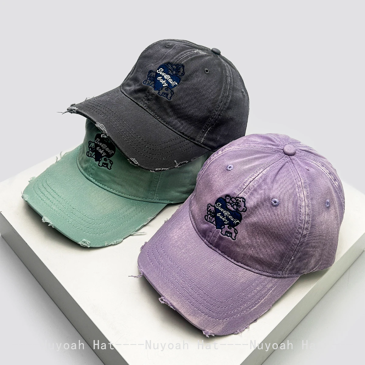 New Men Women Retro Cute Embroidered Care Bears Baseball Hats Sunshade Broken Style Versatile Korean Peaked Caps Fashion Casual
New Men Women Retro Cute Embroidered Care Bears Baseball Hats Sunshade Broken Style Versatile Korean Peaked Caps Fashion Casual