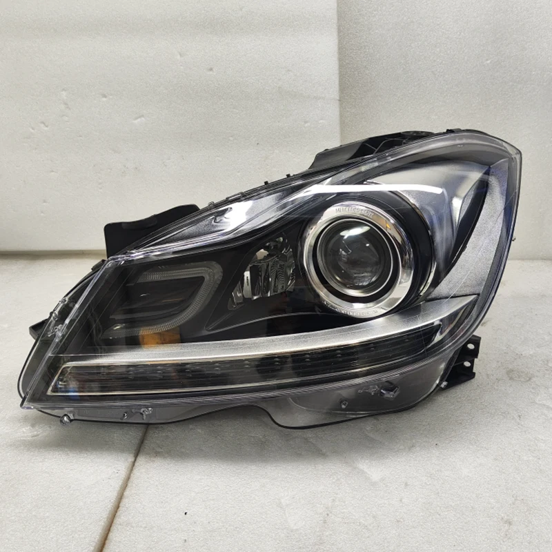 For the 2013-2015 Mercedes Benz C-Class W204 C180 C200 C260 original headlight assembly lighting system
For the 2013-2015 Mercedes Benz C-Class W204 C180 C200 C260 original headlight assembly lighting system