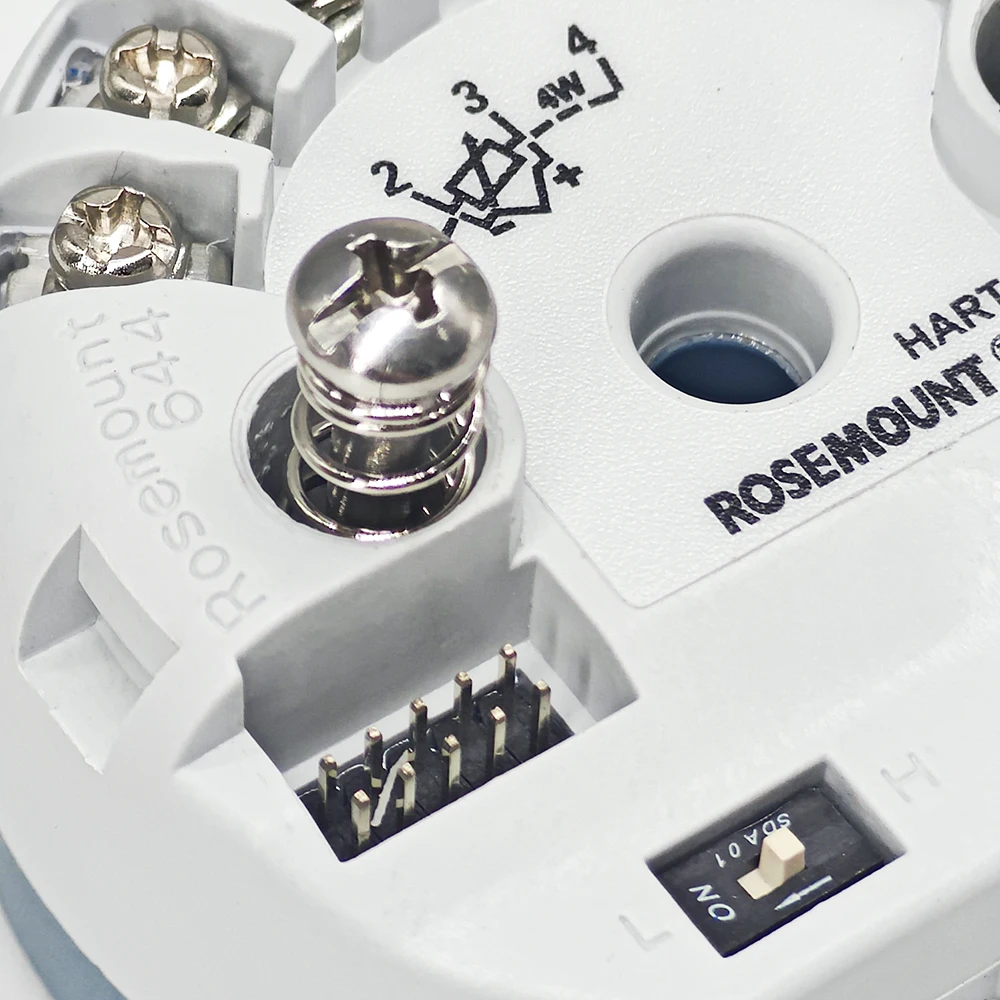 Rosemount 644 Wireless Temperature Transmitter Module with HART Protocol
Rosemount 644 Wireless Temperature Transmitter Module with HART Protocol