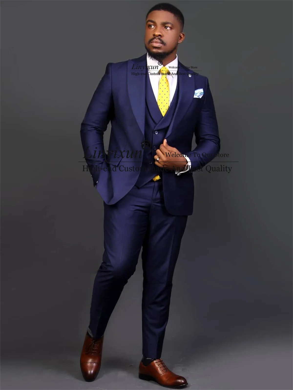 Formal Navy Blue Men Suits Slim Fit Peaked Lapel Wedding Groom Tuxedos 3 Pieces Set Business Male Prom Blazer terno masculino
Formal Navy Blue Men Suits Slim Fit Peaked Lapel Wedding Groom Tuxedos 3 Pieces Set Business Male Prom Blazer terno masculino