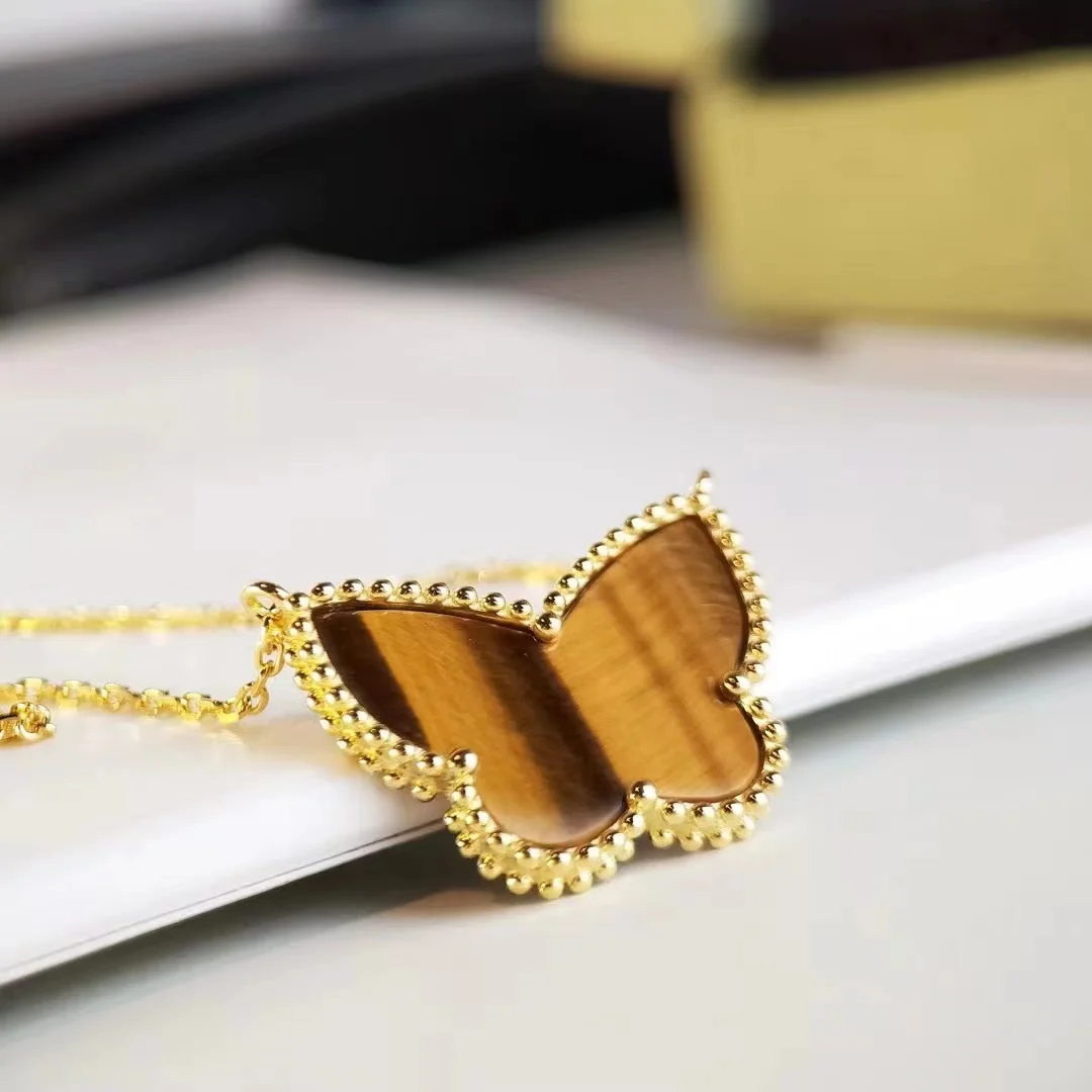 Natural Tiger Eye Stone Pure Silver Butterfly Collar Necklace is suitable for daily gatherings and comes with a packaging bag
Natural Tiger Eye Stone Pure Silver Butterfly Collar Necklace is suitable for daily gatherings and comes with a packaging bag