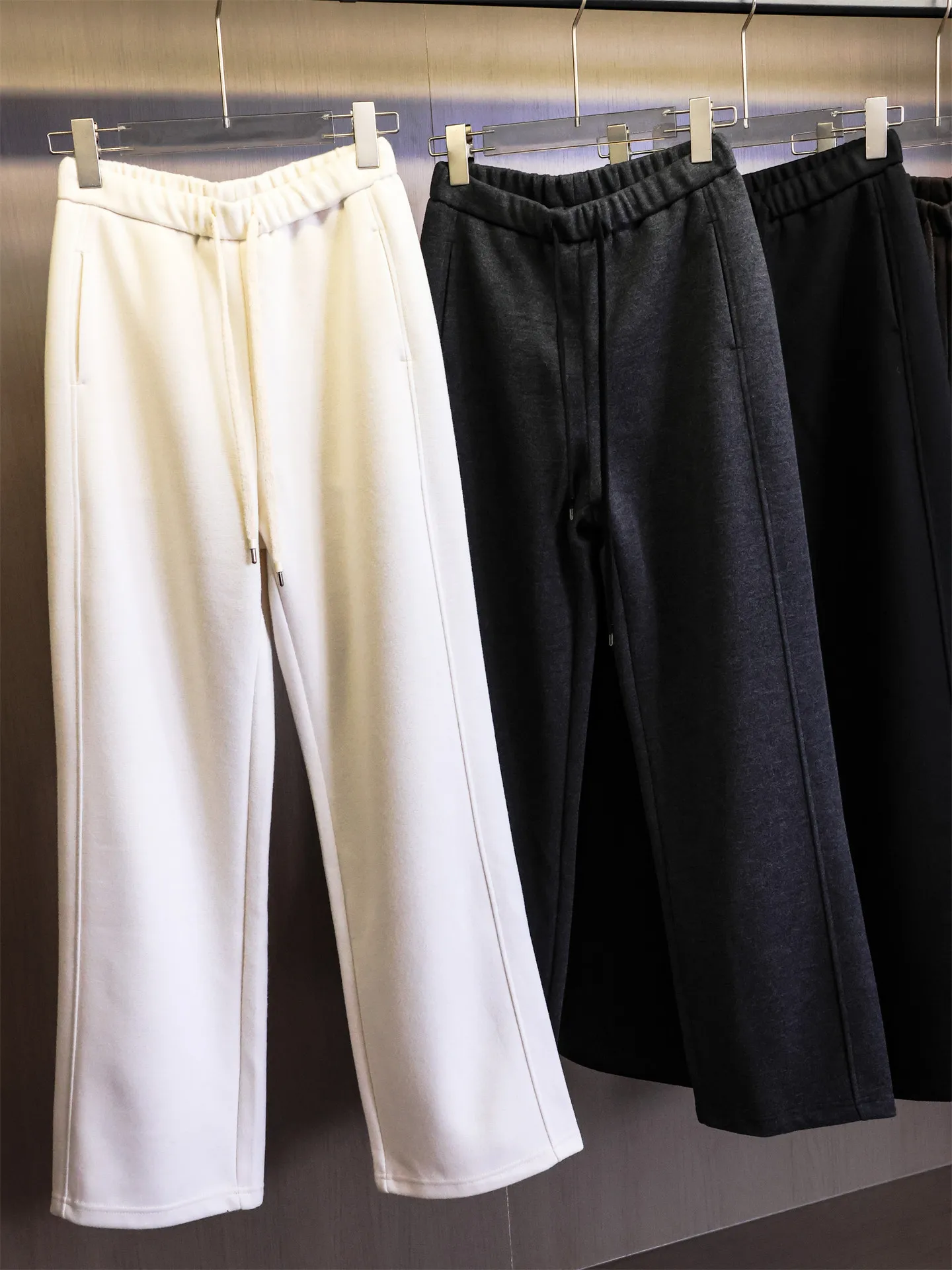 Comfortable Loose Straight Leg Pants Women's Casual Trousers Soft Elastic Waist Invisible Hip Pure Color B942
Comfortable Loose Straight Leg Pants Women's Casual Trousers Soft Elastic Waist Invisible Hip Pure Color B942