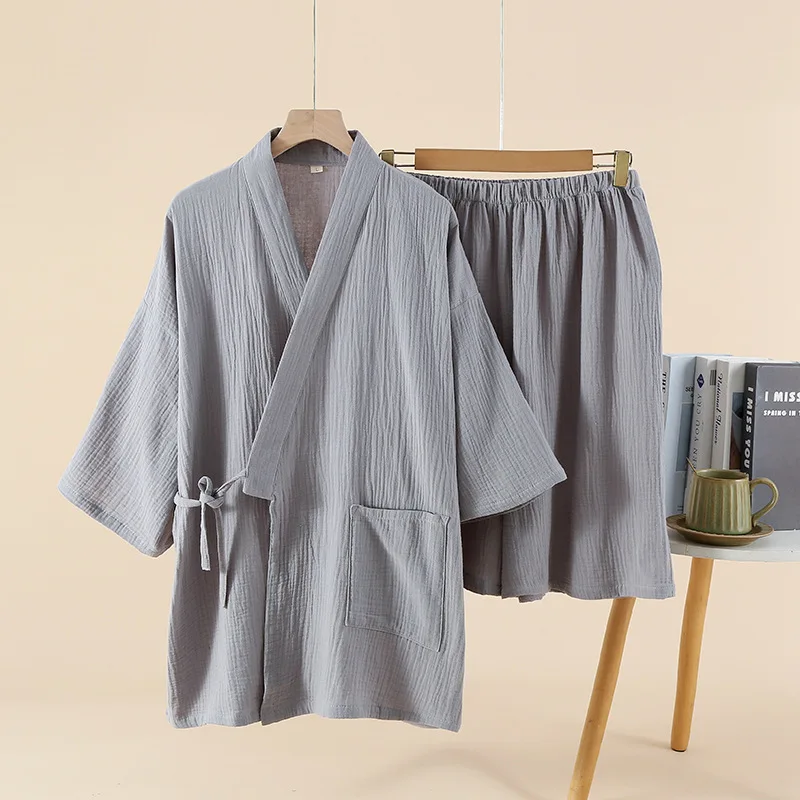 Japanese Kimono pajamas Men's Pajamas Summer Thin Short-sleeved Shorts Cotton Simple Home Service Suit Pantalon Pijama Homber
Japanese Kimono pajamas Men's Pajamas Summer Thin Short-sleeved Shorts Cotton Simple Home Service Suit Pantalon Pijama Homber