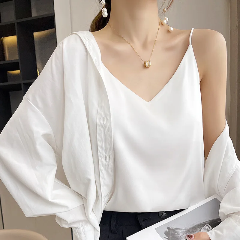 Silk Small Strap Vest Women's Outerwear Popular Back Design Base Layer Inner Wearable True Silk Top for Spring Season
Silk Small Strap Vest Women's Outerwear Popular Back Design Base Layer Inner Wearable True Silk Top for Spring Season