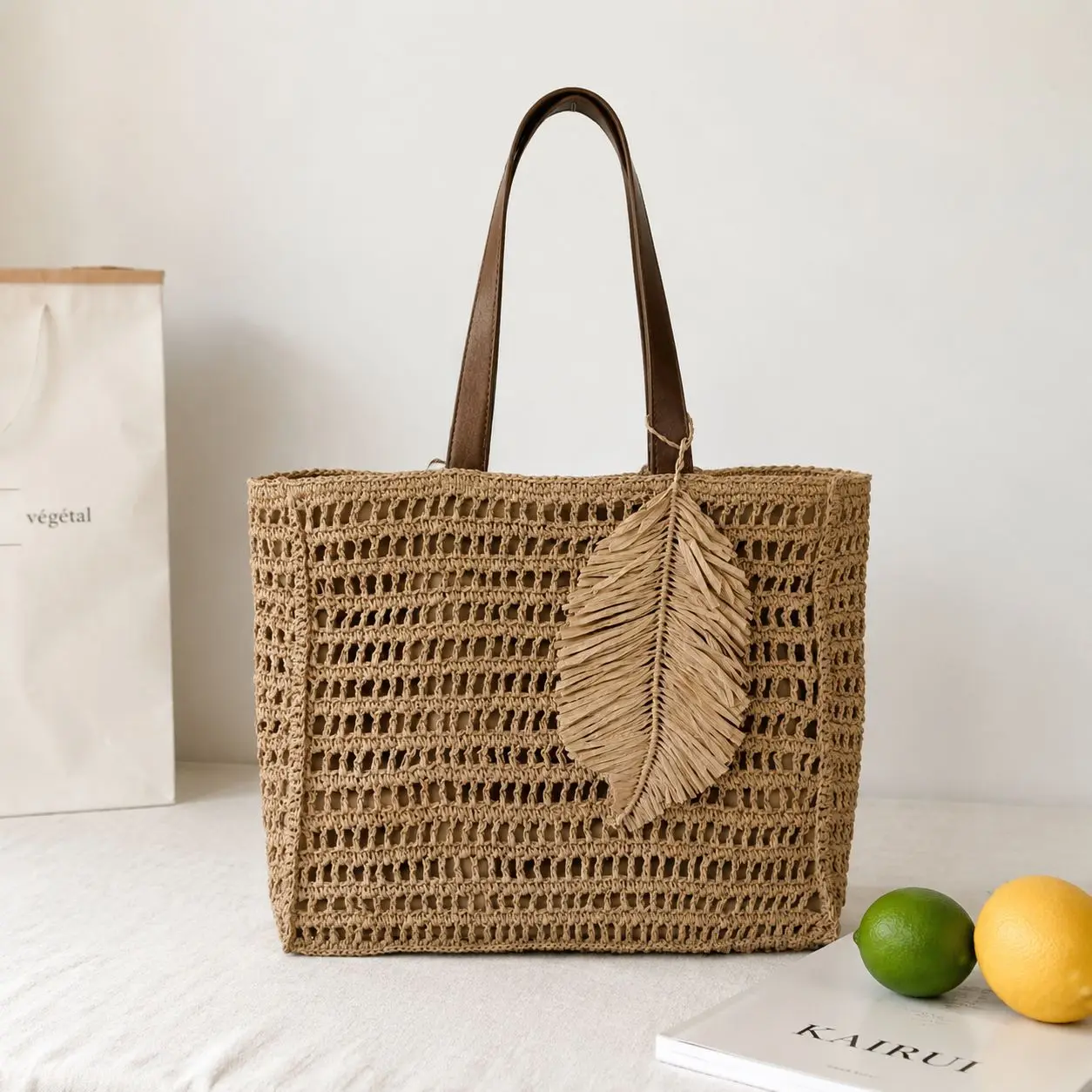 Hand-woven Women's Shoulder Handbag Bohemian 2026 Summer Fashion Straw Beach Tote Bag Travel Shopper Weaving Shopping Bags
Hand-woven Women's Shoulder Handbag Bohemian 2026 Summer Fashion Straw Beach Tote Bag Travel Shopper Weaving Shopping Bags