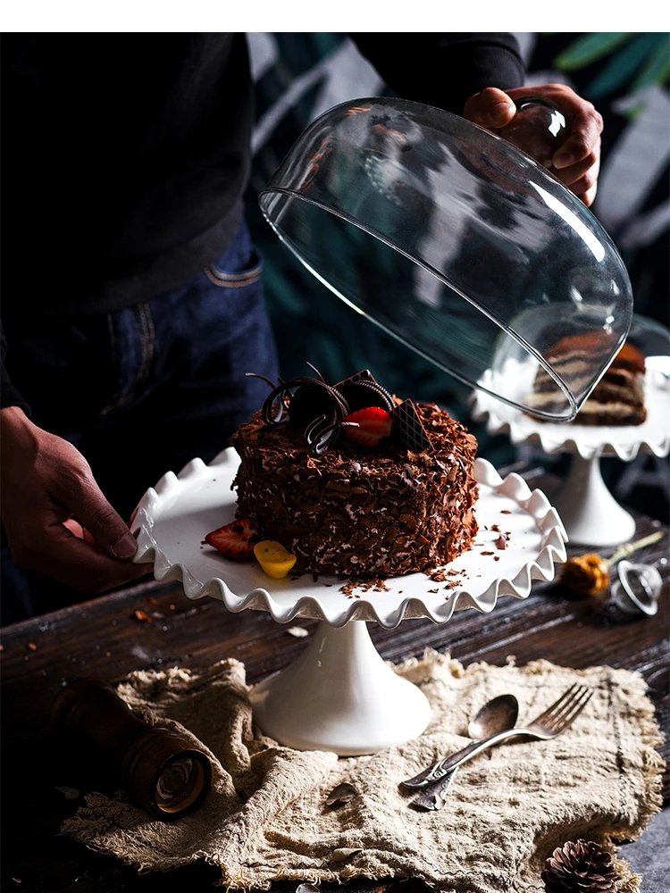 ceramics Cake stand High feet tray Fruit Dessert table display glass cover Wedding party decoration Household
ceramics Cake stand High feet tray Fruit Dessert table display glass cover Wedding party decoration Household