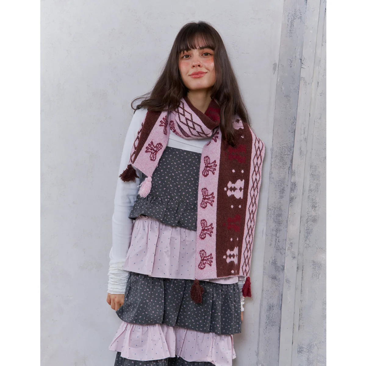 2025 Fel Island Wind Hanging Beard Wool Blended Knitted Bow Scarf for Women's Autumn Winter Wear, Soft and Warm Thick Neck shawl
2025 Fel Island Wind Hanging Beard Wool Blended Knitted Bow Scarf for Women's Autumn Winter Wear, Soft and Warm Thick Neck shawl
