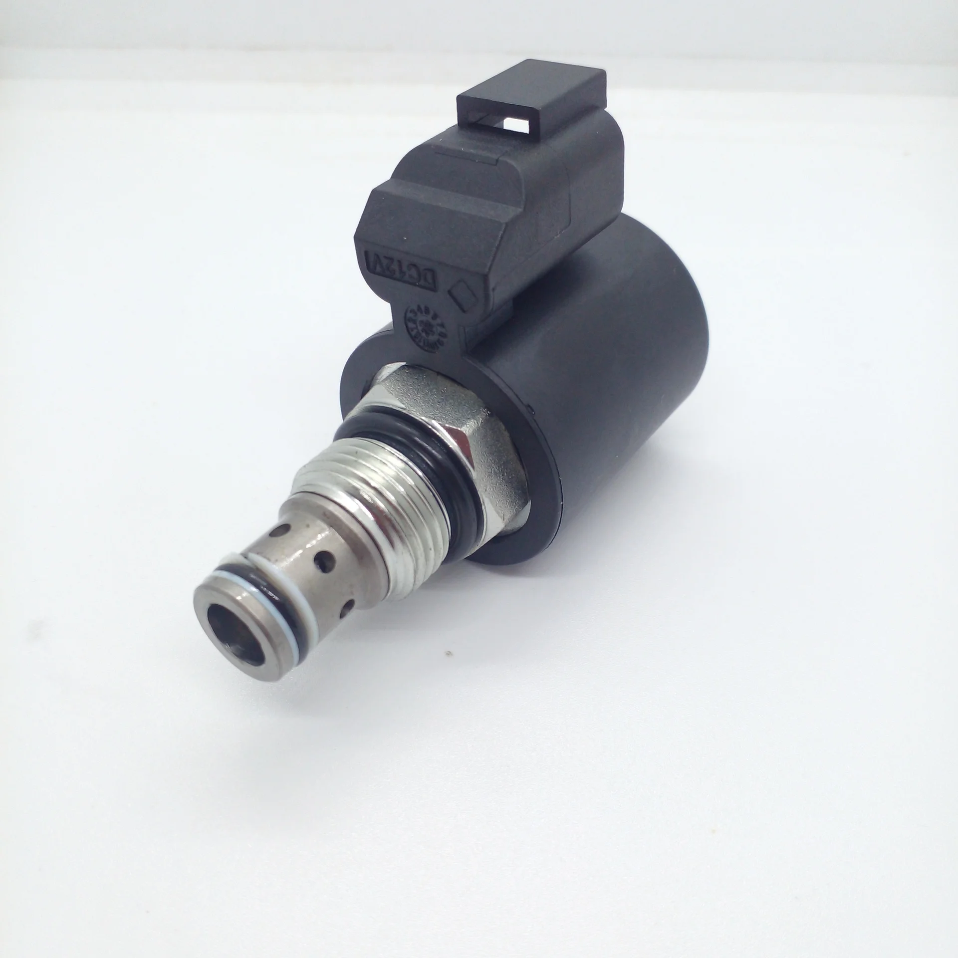 Solenoid Valve 87701329 for Loaders B110B B110C B90B B95B B95BLR B95BTC B95C B95CLR B95CTC U80C
Solenoid Valve 87701329 for Loaders B110B B110C B90B B95B B95BLR B95BTC B95C B95CLR B95CTC U80C