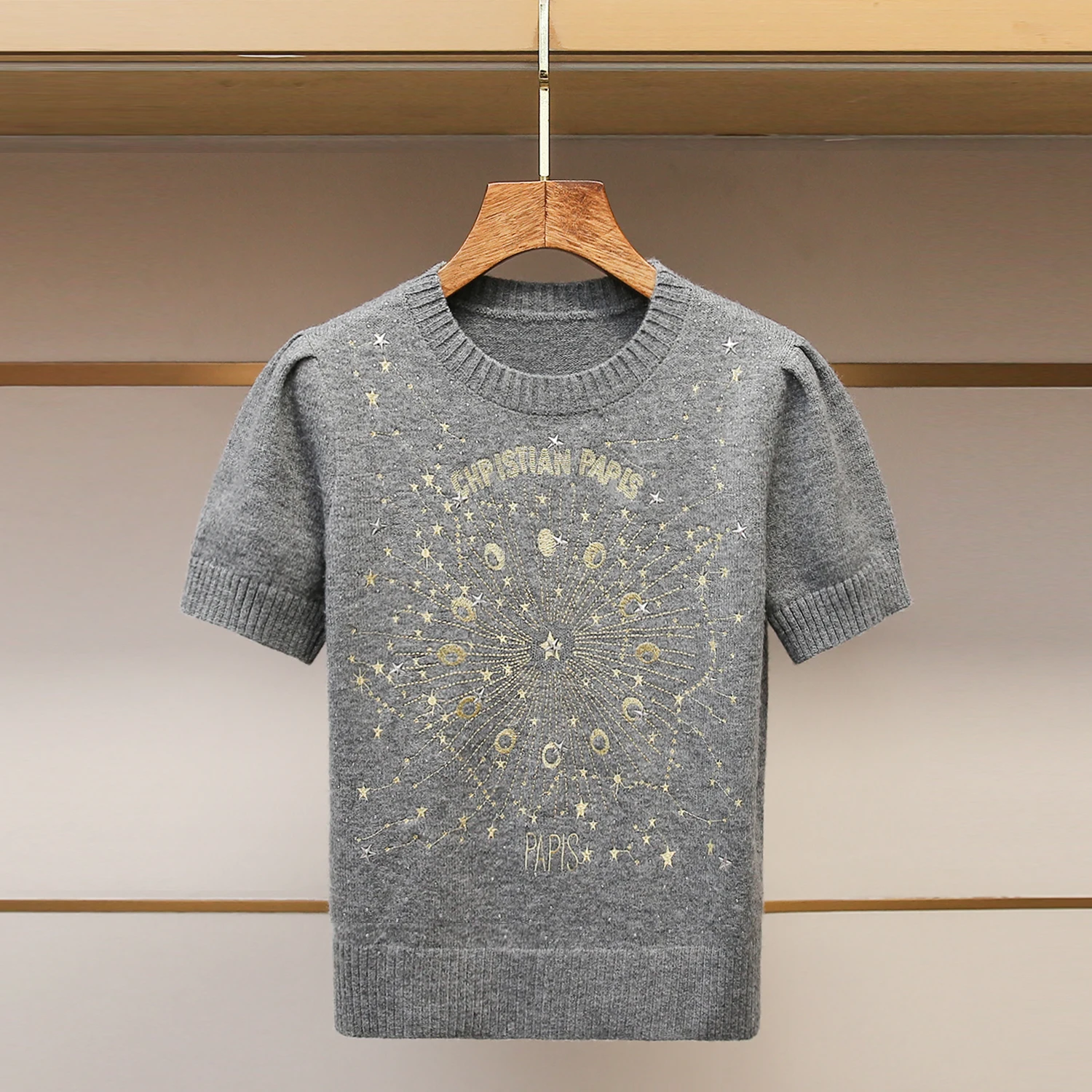 High-End Women's Classic Sle Letter Embroidery ort Sve Knitted Sweater Autumn Winter New Arrival Casual Comfortable Fit
High-End Women's Classic Sle Letter Embroidery ort Sve Knitted Sweater Autumn Winter New Arrival Casual Comfortable Fit