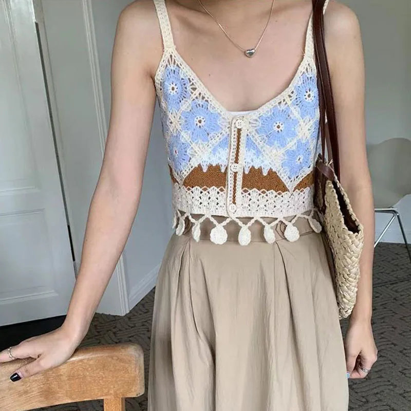Boring Honey Summer Fresh Plaid Single-Breasted Blouse Bohemian Embroidered Hook Hollow Sling Girl Fashion Knitting Top Women
Boring Honey Summer Fresh Plaid Single-Breasted Blouse Bohemian Embroidered Hook Hollow Sling Girl Fashion Knitting Top Women
