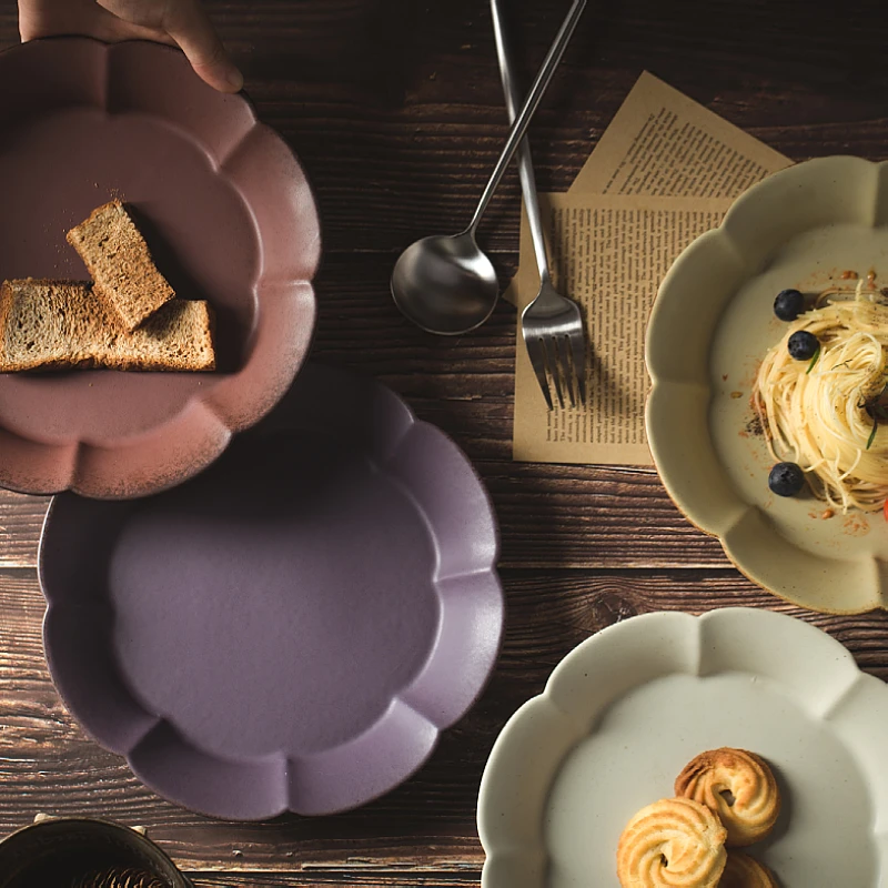 Handmade Ceramic Diningware Deep Dish Pastry Plate Floral Design Japanese Retro Style Clay Pottery for Adult Home Use
Handmade Ceramic Diningware Deep Dish Pastry Plate Floral Design Japanese Retro Style Clay Pottery for Adult Home Use