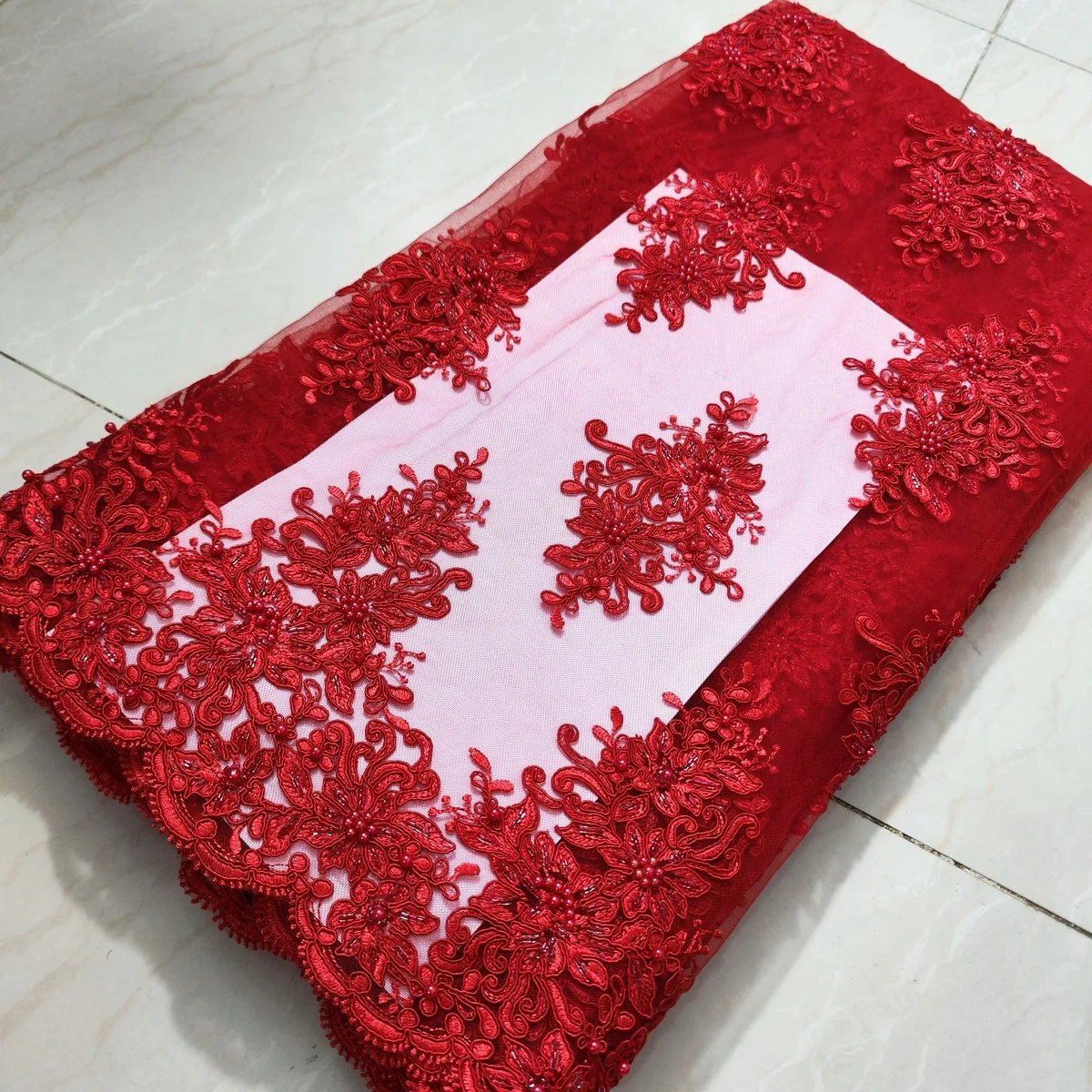 2025 Latest Luxury Red Beaded Sequins African Lace Fabric French Handmade Beads Tulle Lace Fabric For Wedding Dress Sew KWH2501
2025 Latest Luxury Red Beaded Sequins African Lace Fabric French Handmade Beads Tulle Lace Fabric For Wedding Dress Sew KWH2501